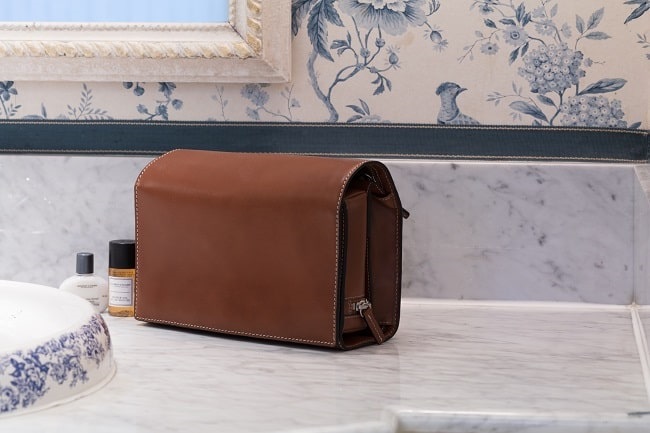 Win a £280 David Hampton Livingstone Hanging Wash Bag