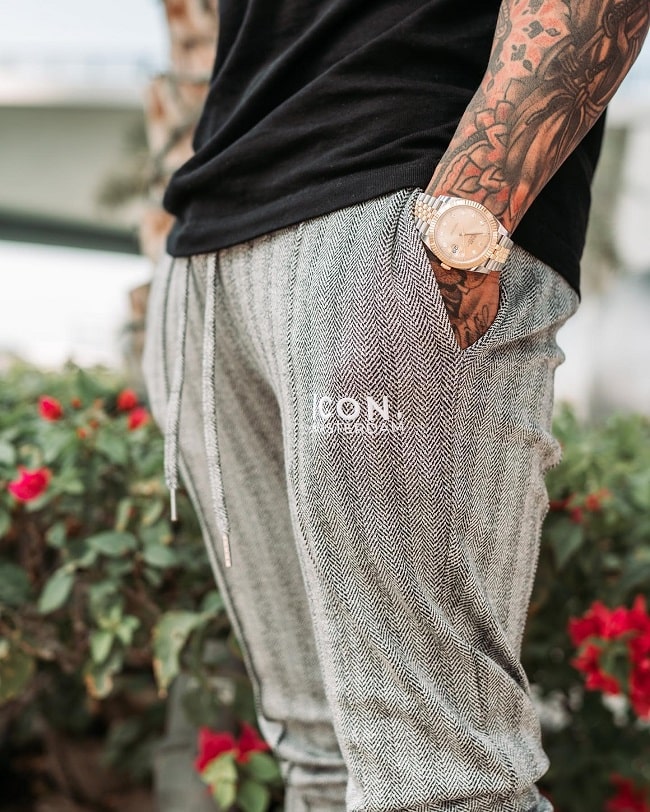 ICON. AMSTERDAM Sells 100,000 Trousers Worldwide