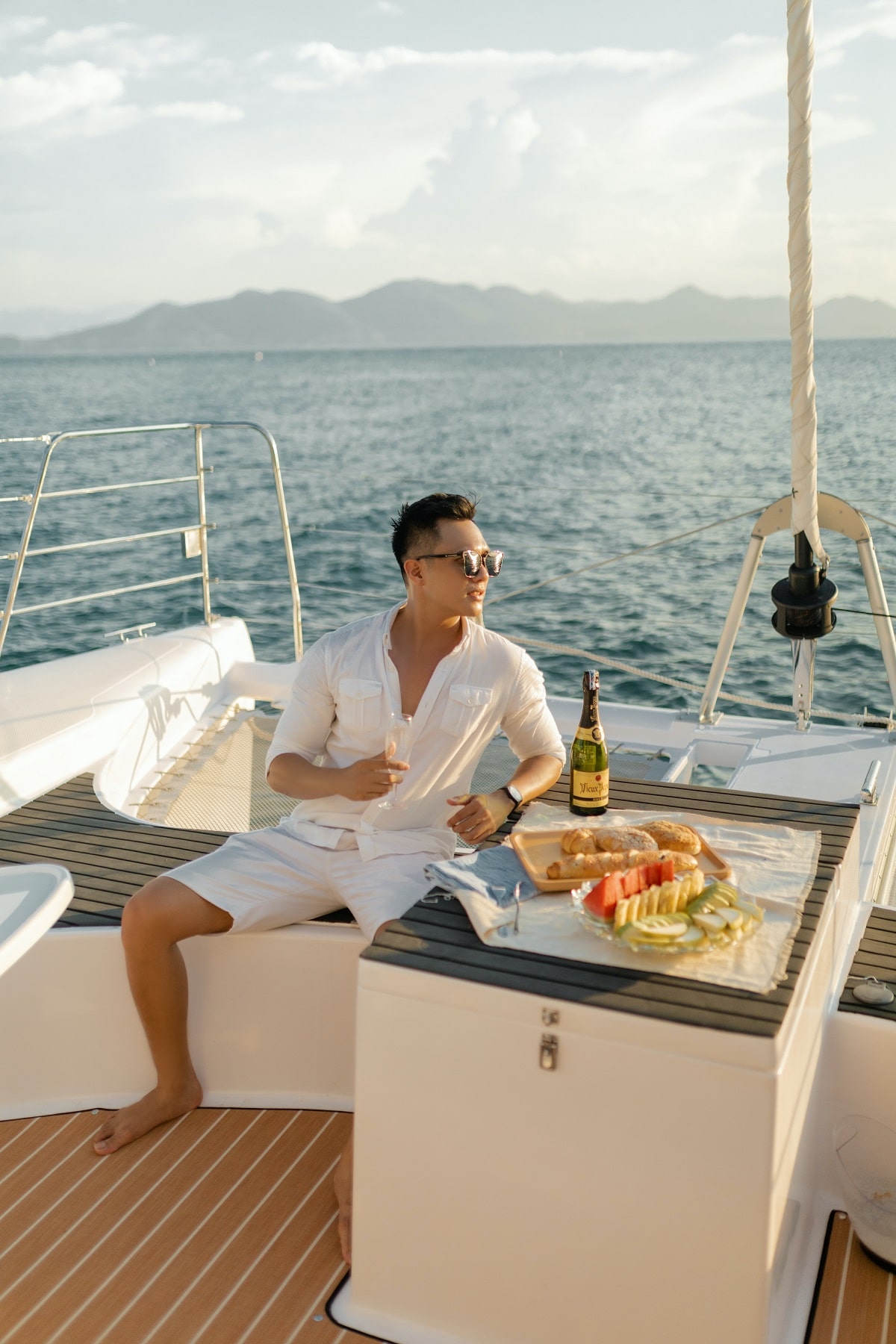 Why You Should Choose a Private Yacht Charter 