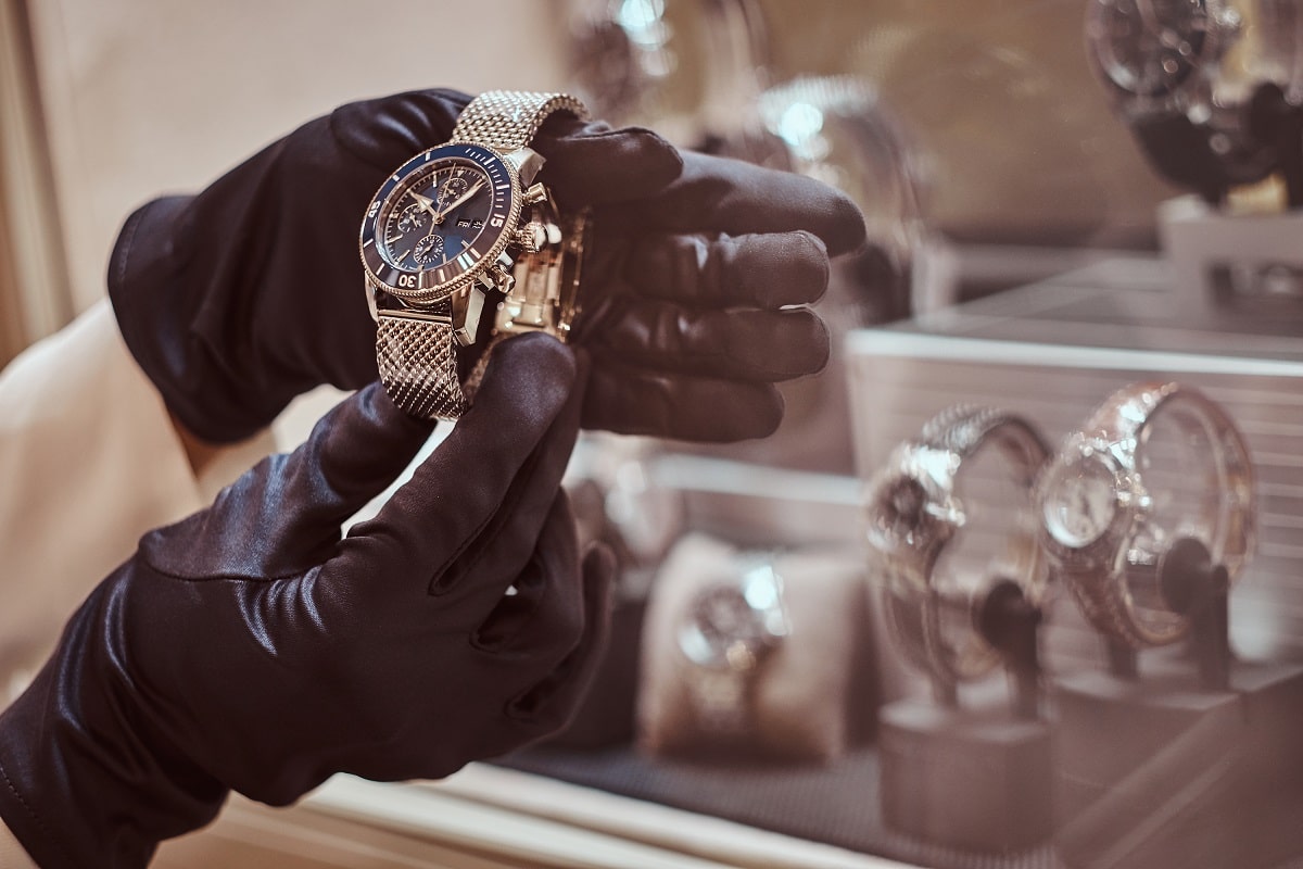 How to Spot an Authentic Rolex: Key Features and Details